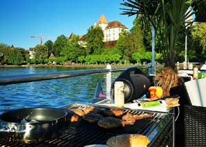 Bateau-barbecue sur le lac de Zurich
