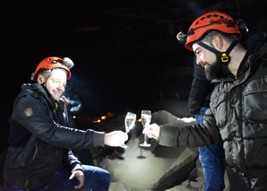 Experience the caves with raclette à discrétion