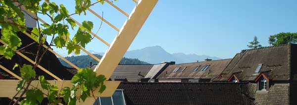 Tavolata au-dessus et au-dessous des toits de Lucerne