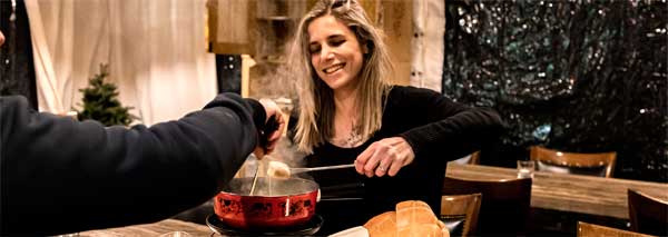 Chalet à fondue d'Aarau : dégustation de fromage dans la cabane